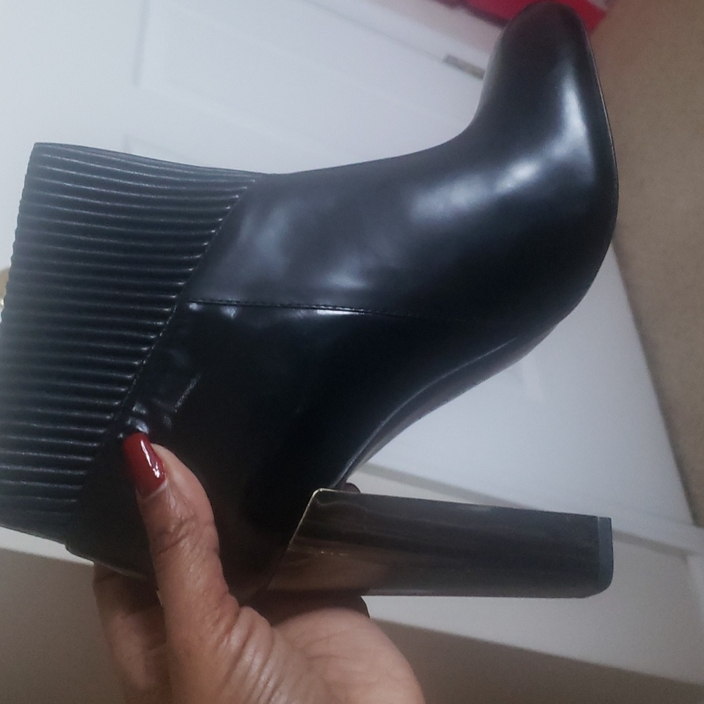 Boots - Picture 2 of 4